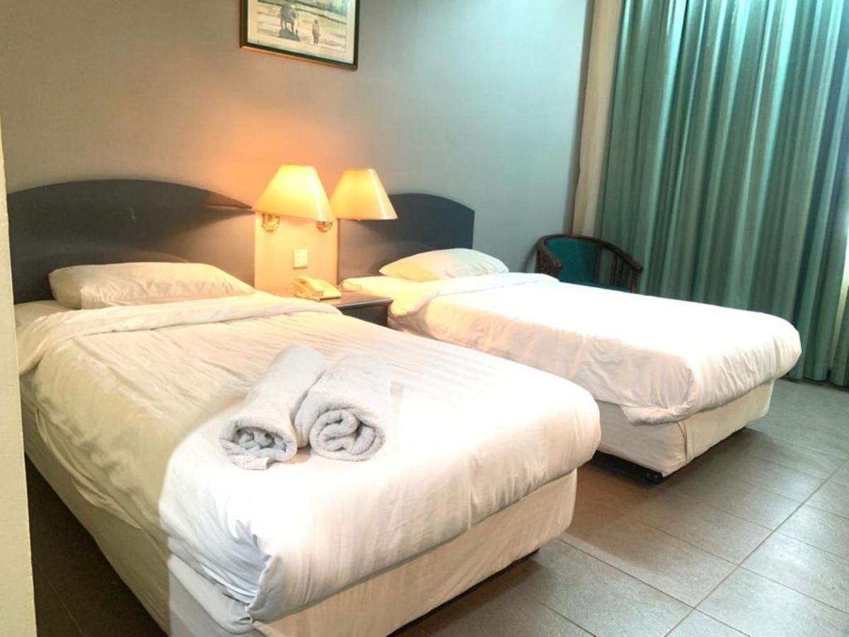 Super Oyo Capital O 90146 Alh Continental Resort Karak Экстерьер фото